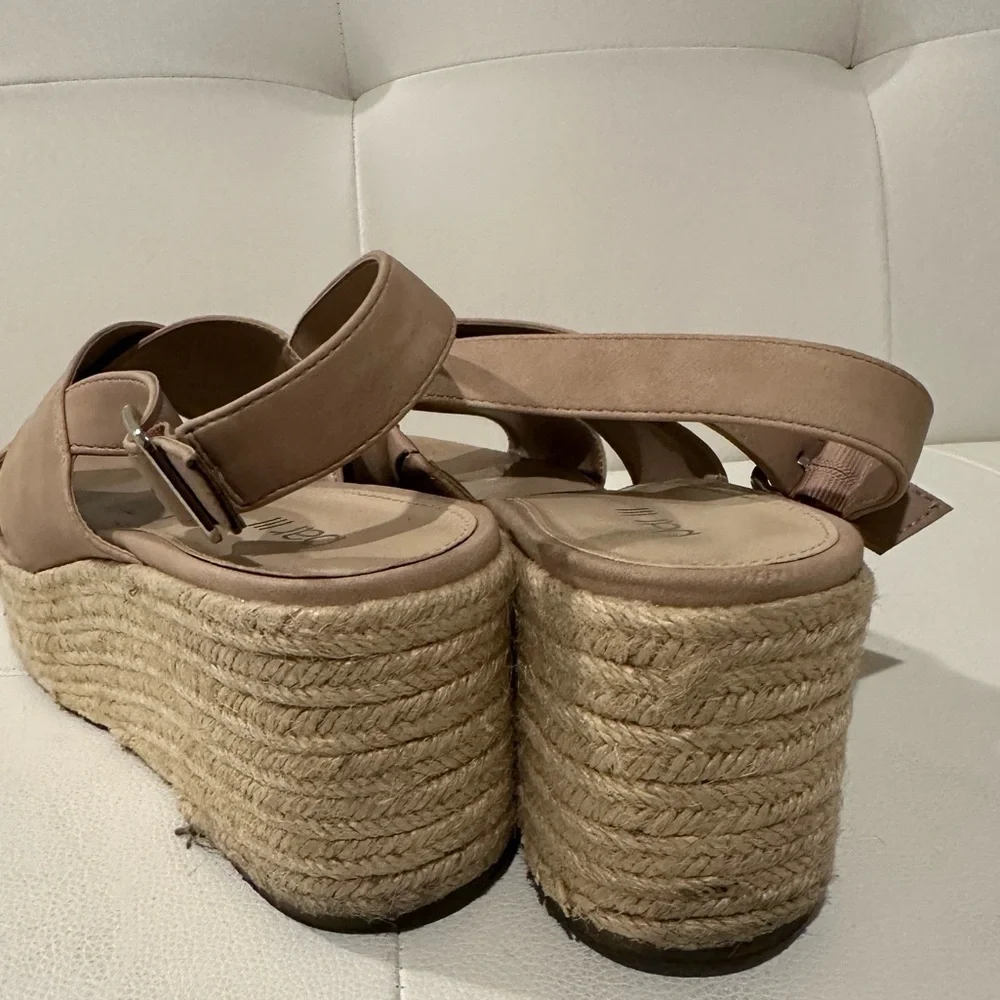 Nude Tan Vacation Wedges Open toe Size 11